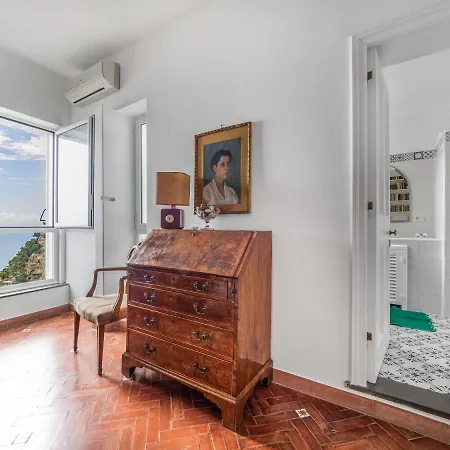 De Vivo Realty - Casa Lauro