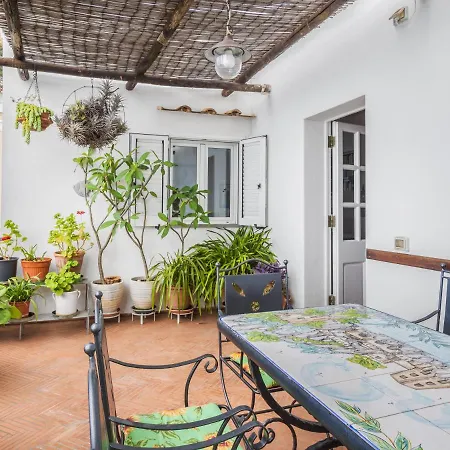 De Vivo Realty - Casa Lauro