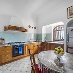 Casa Lauro - De Vivo Realty